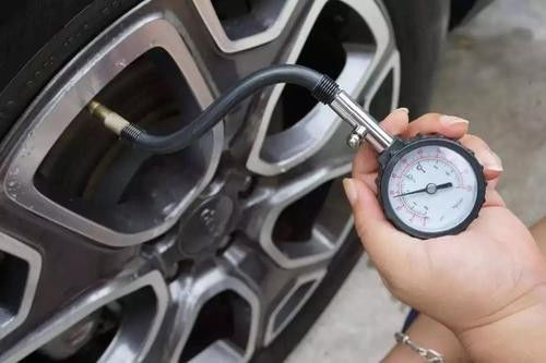 汽车多少气压要打气